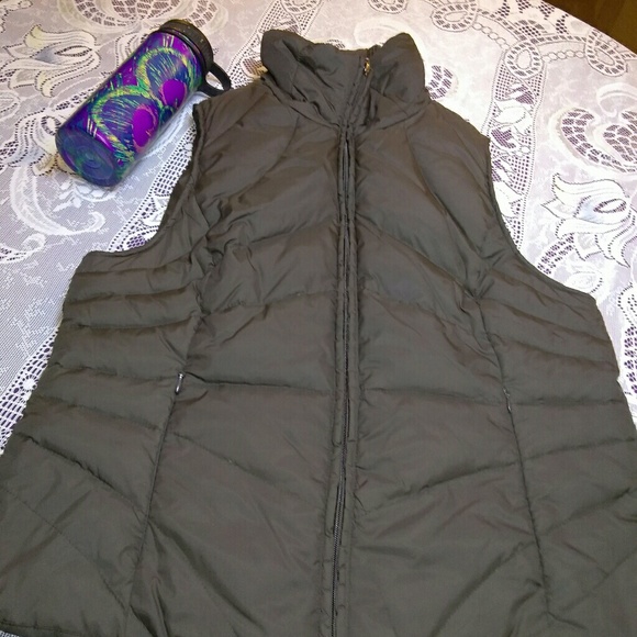 KENNETH COLE REACTION Quilted Down/Feather Puffer Vest … - Picture 5 of 9